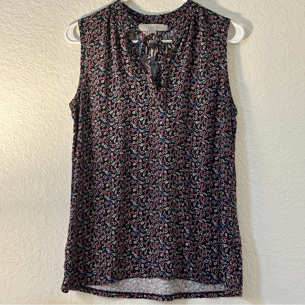 Loft sleeveless blouse medium